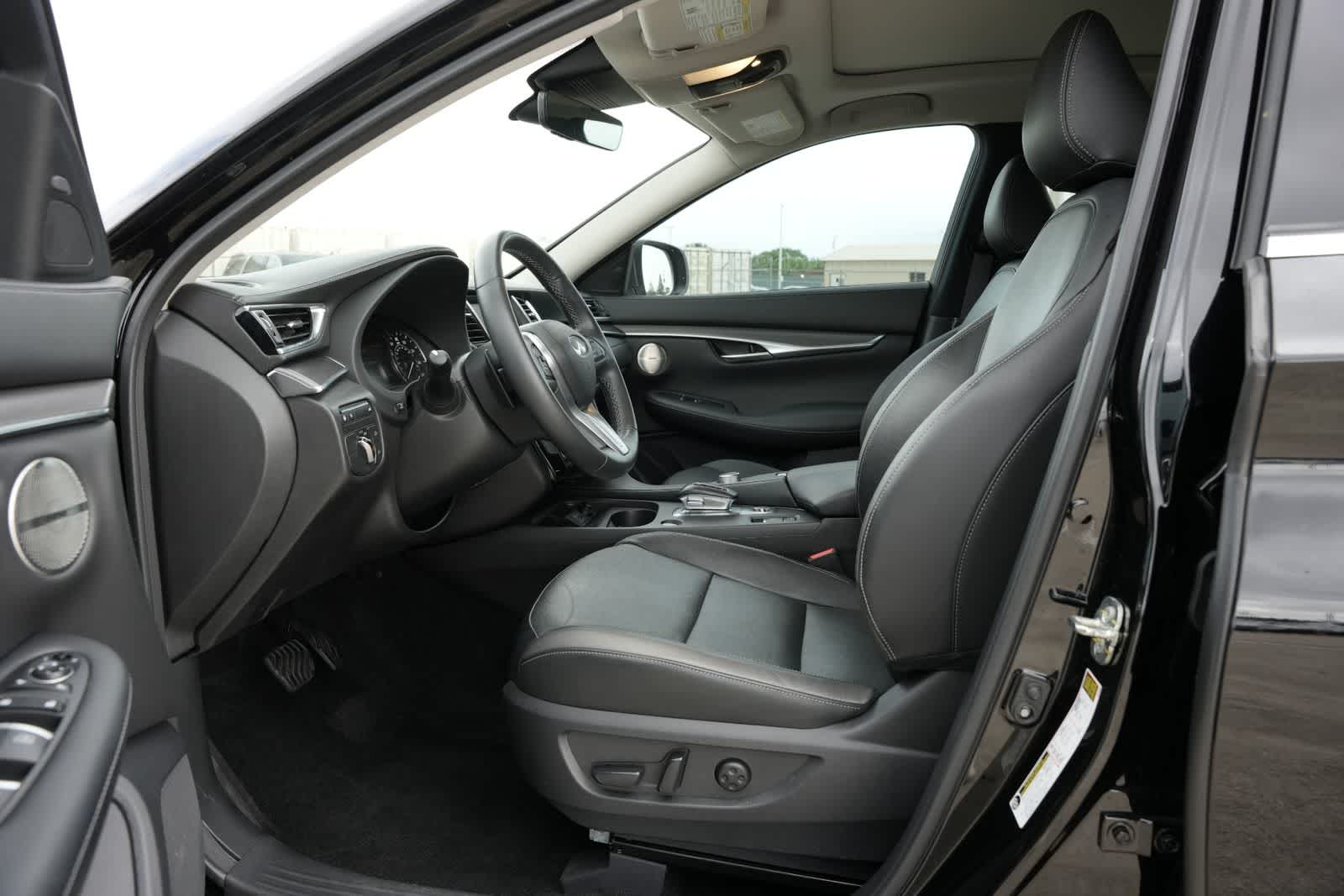 Thumbnail: 2023 INFINITI QX50 - 12