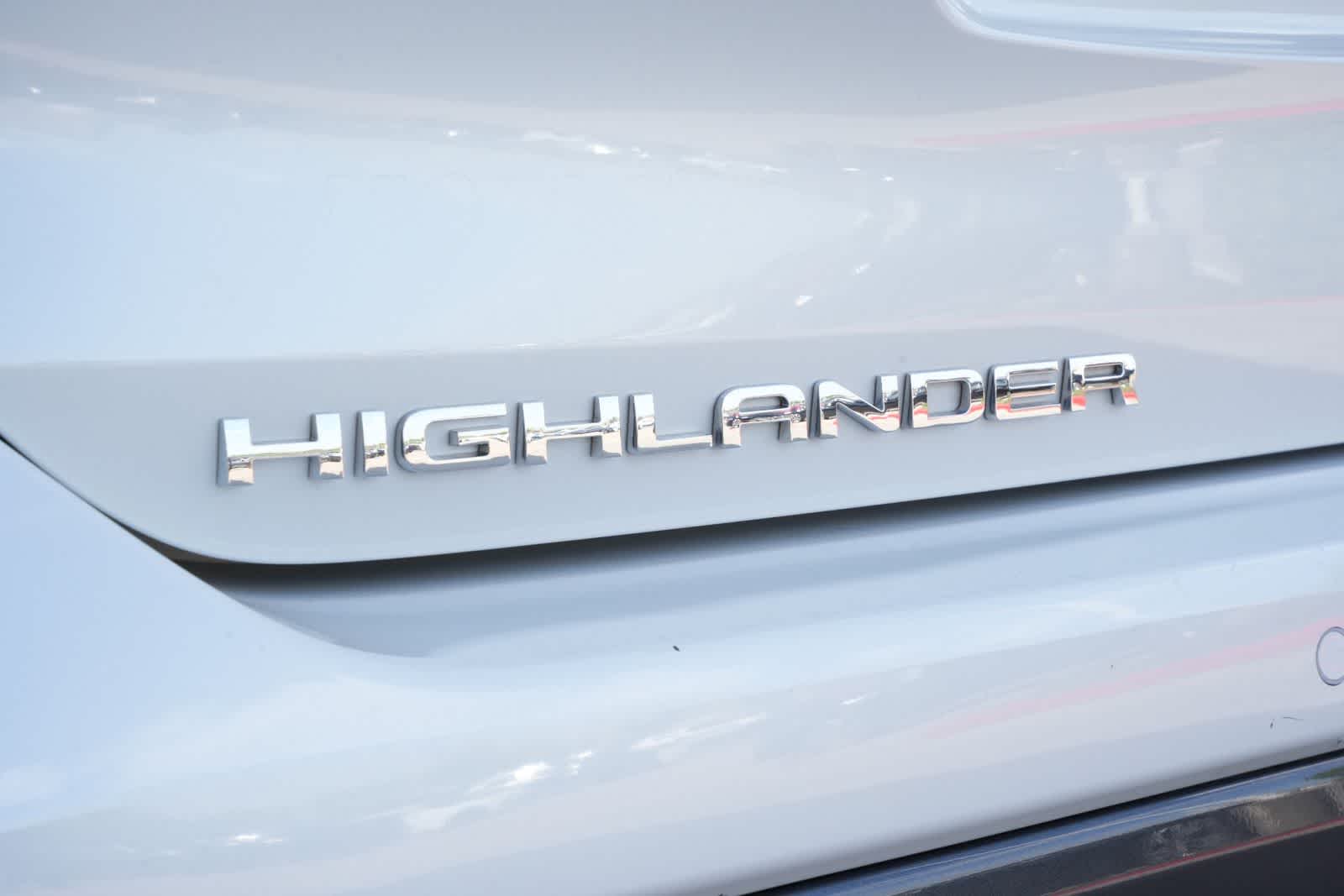 Thumbnail: 2023 Toyota Highlander - 19