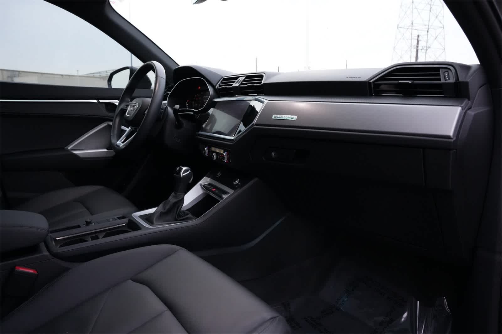 Thumbnail: 2022 Audi Q3 - 22