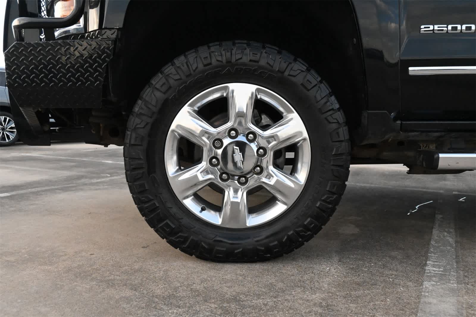 Thumbnail: 2019 Chevrolet Silverado 2500 - 25