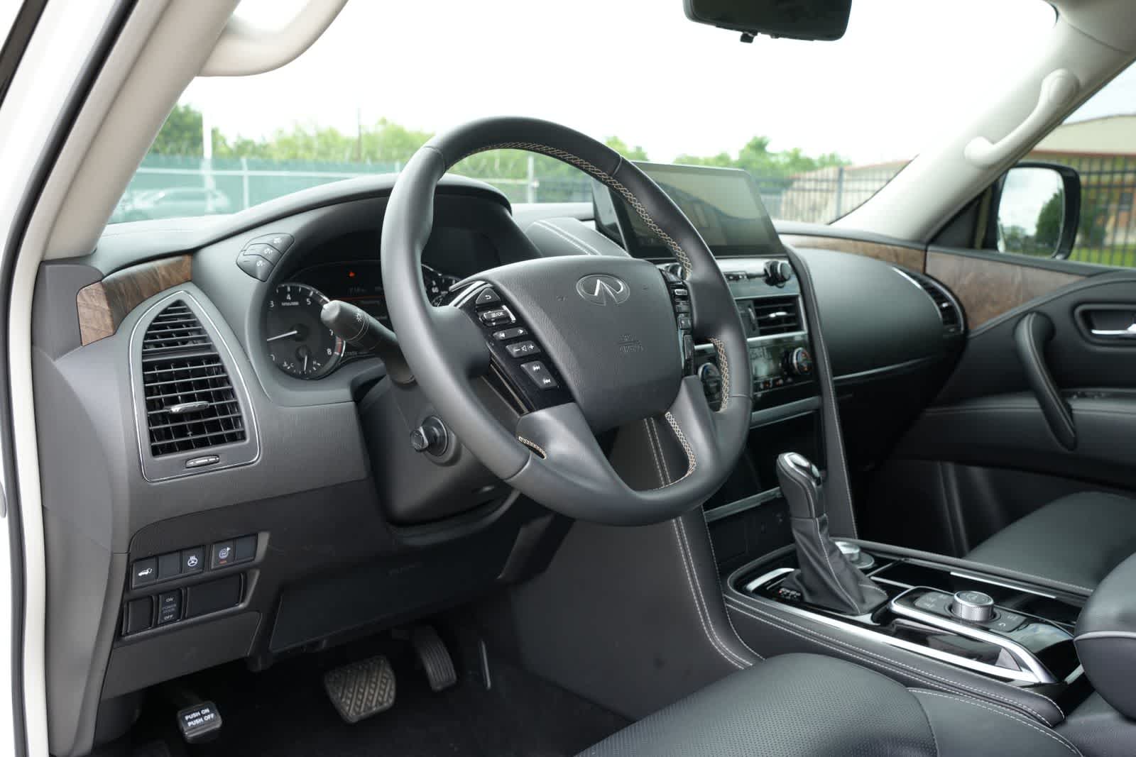 Thumbnail: 2024 INFINITI QX80 - 16