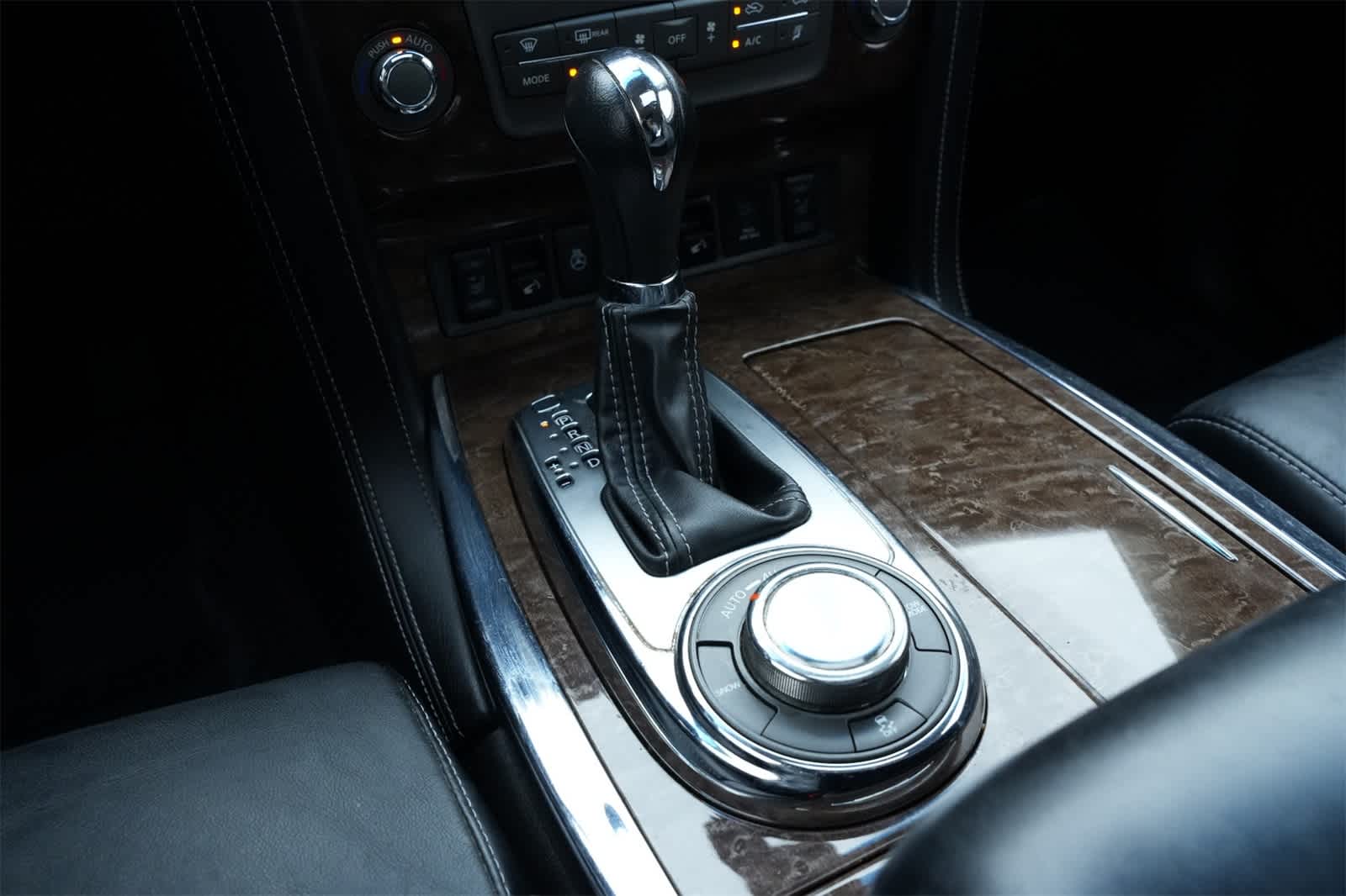 Thumbnail: 2015 INFINITI QX80 - 15