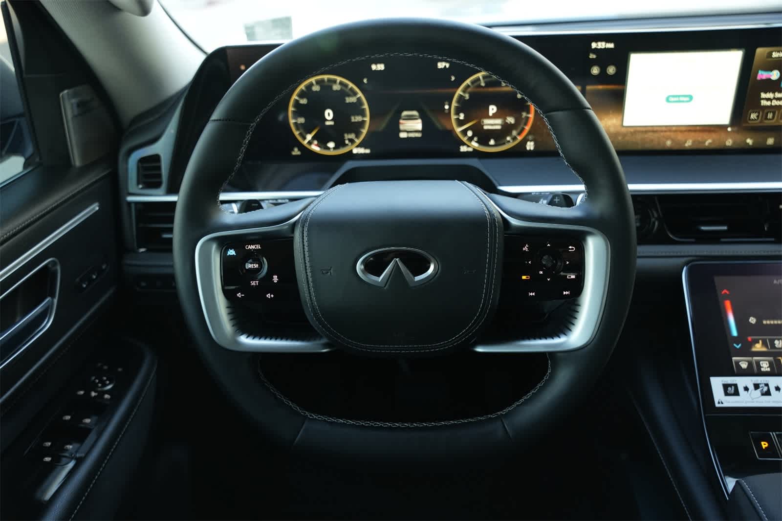 Thumbnail: 2025 INFINITI QX80 - 9