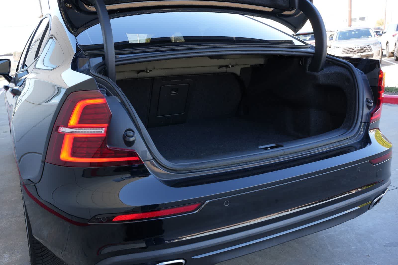 Thumbnail: 2021 Volvo S60 - 21