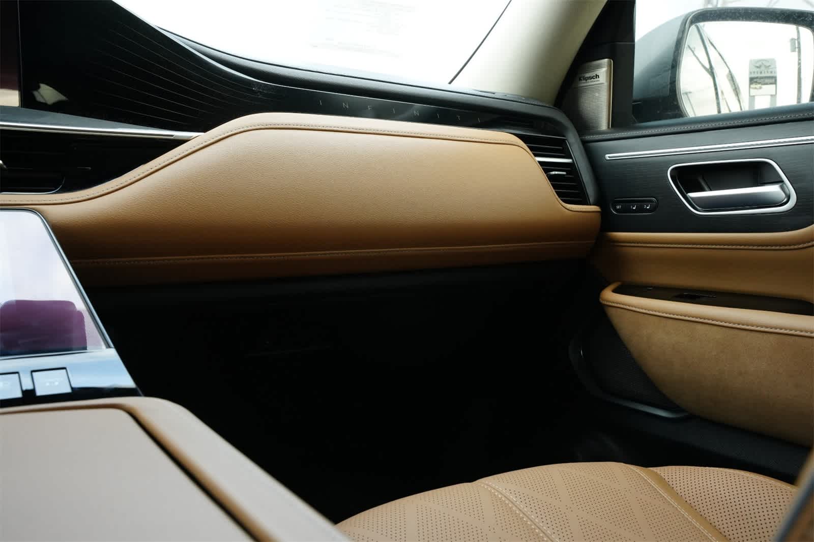 Thumbnail: 2025 INFINITI QX80 - 8