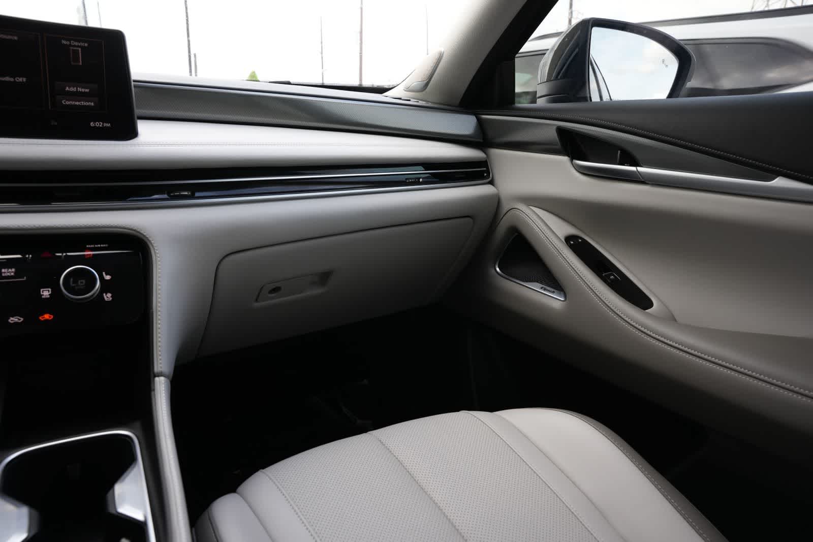 Thumbnail: 2026 INFINITI QX60 - 8