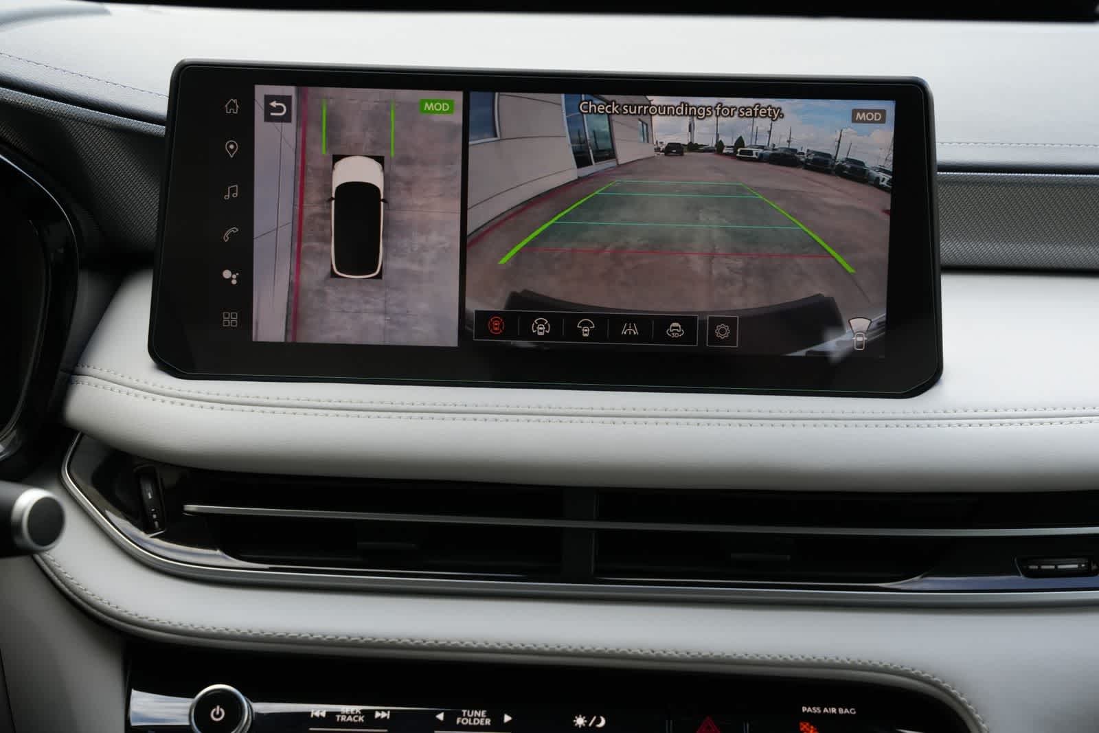 Thumbnail: 2026 INFINITI QX60 - 14