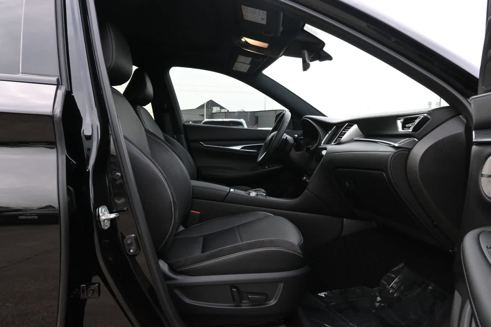 Thumbnail: 2023 INFINITI QX50 - 24