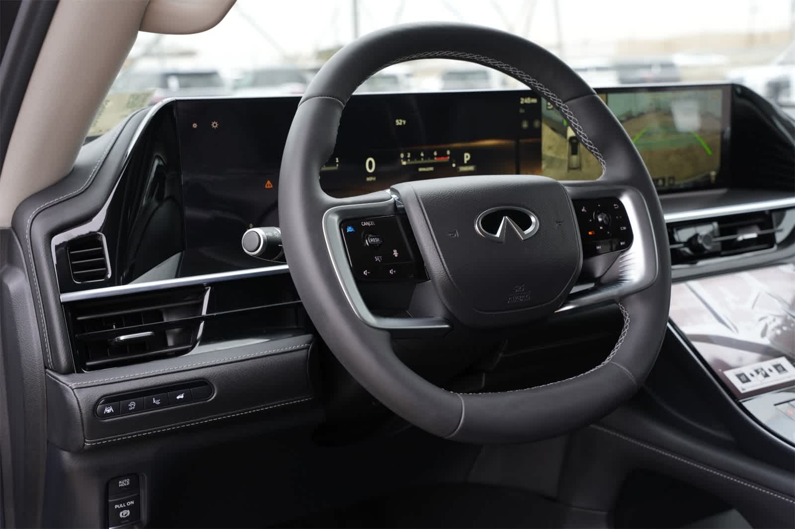 Thumbnail: 2025 INFINITI QX80 - 16