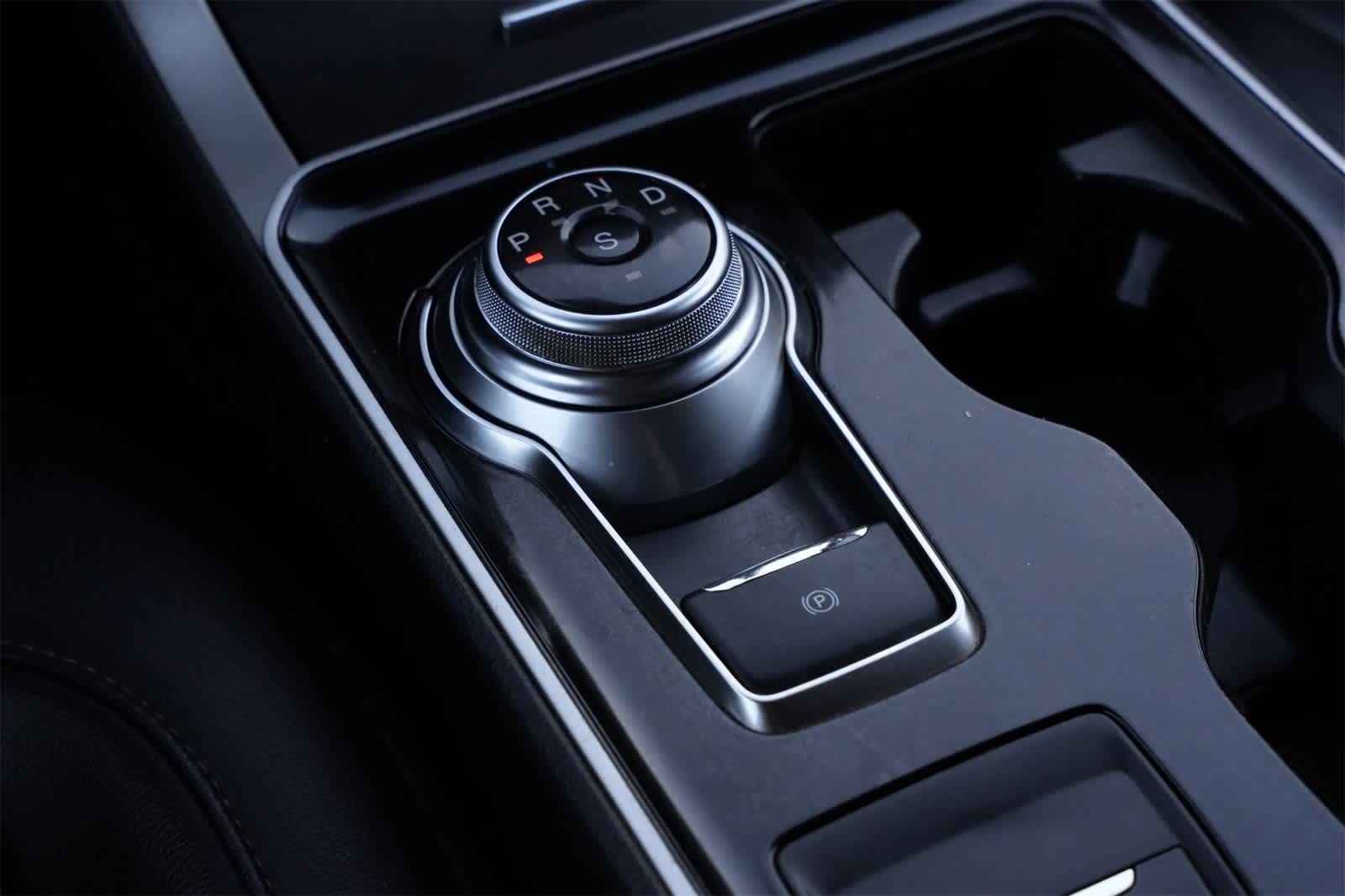 Thumbnail: 2020 Ford Edge - 15