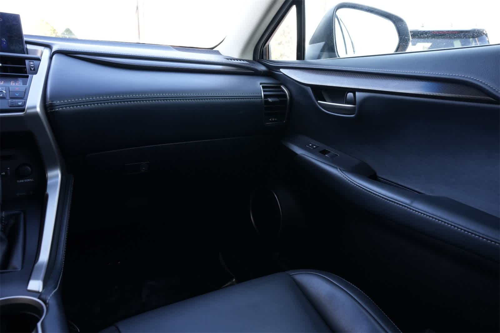 Thumbnail: 2015 Lexus NX - 8