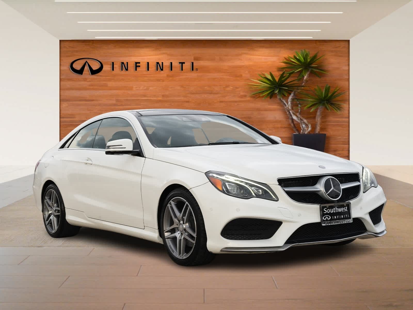 Thumbnail: 2017 Mercedes-Benz E-Class - 3