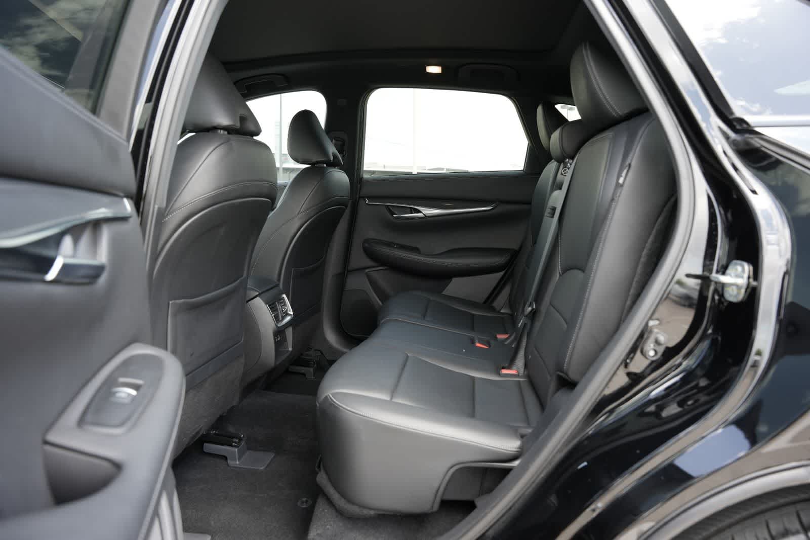 Thumbnail: 2023 INFINITI QX50 - 17