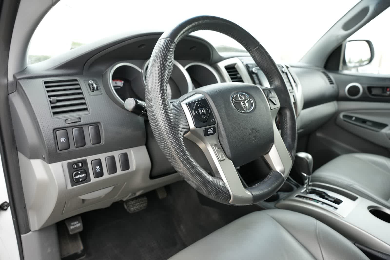 Thumbnail: 2015 Toyota Tacoma - 16