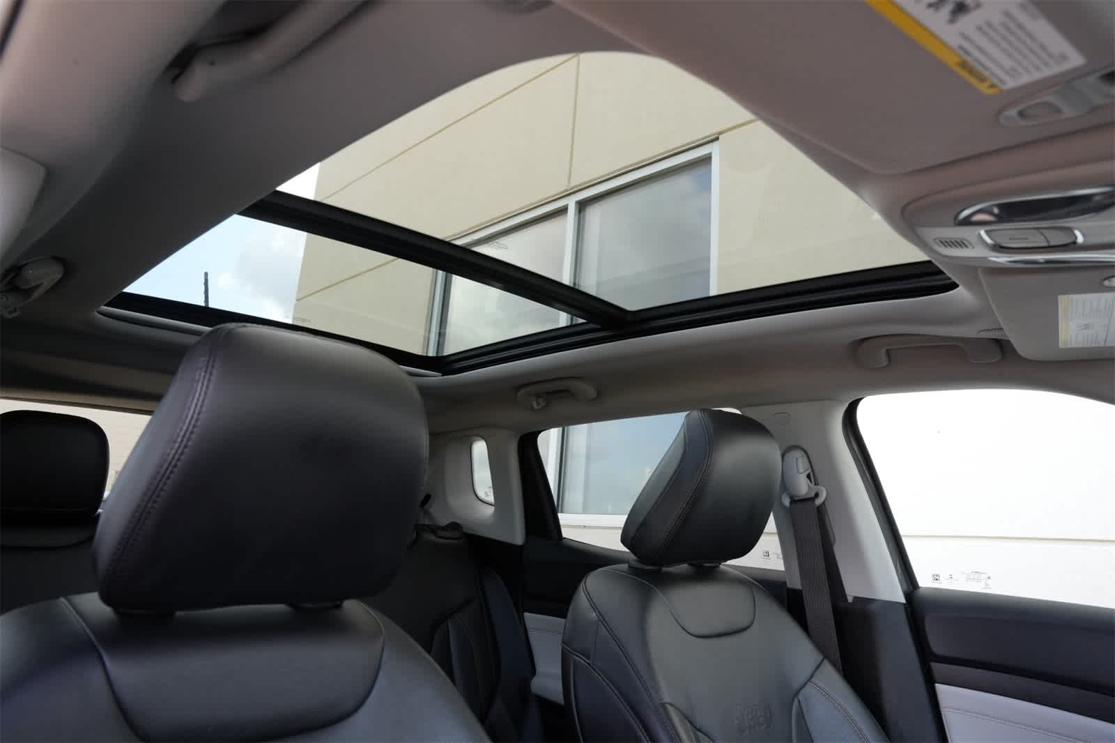 Thumbnail: 2022 Jeep Compass - 24