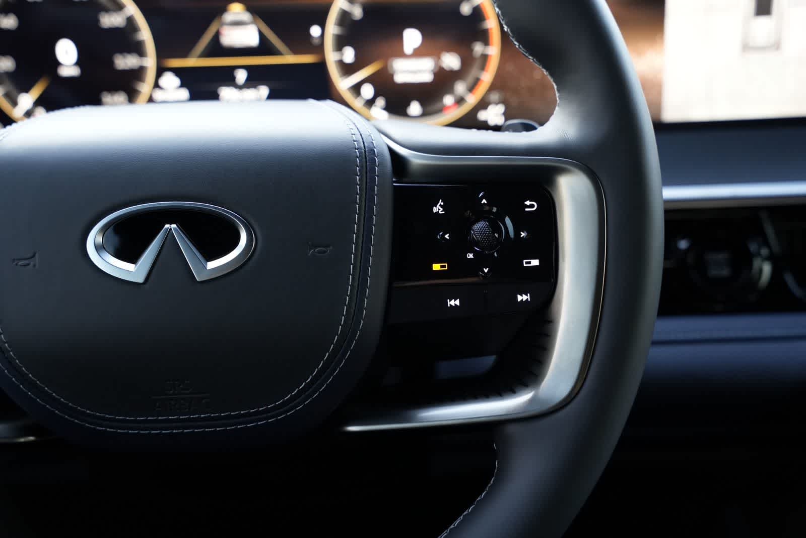 Thumbnail: 2026 INFINITI QX80 - 11