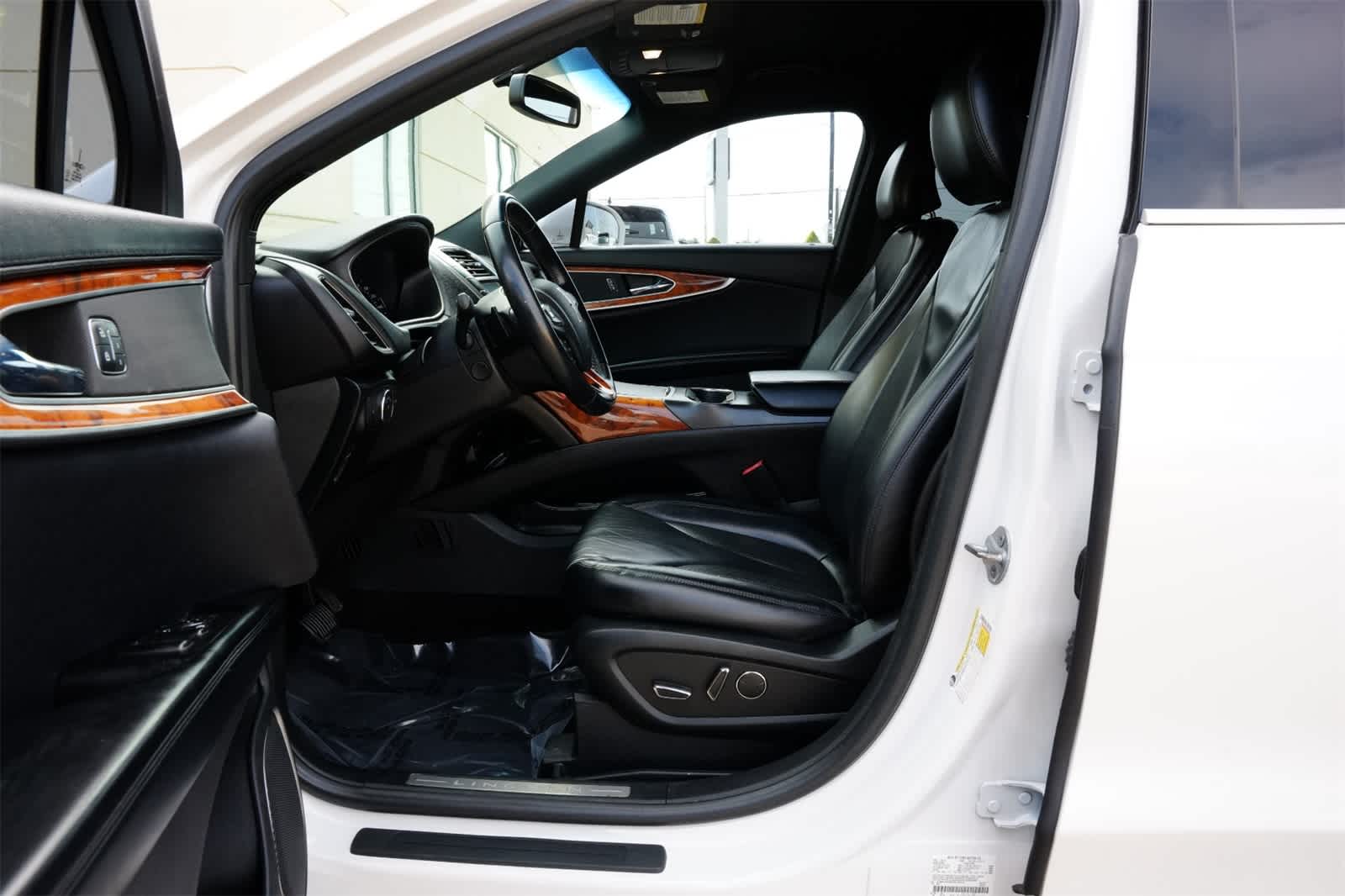 Thumbnail: 2018 Lincoln MKX - 17