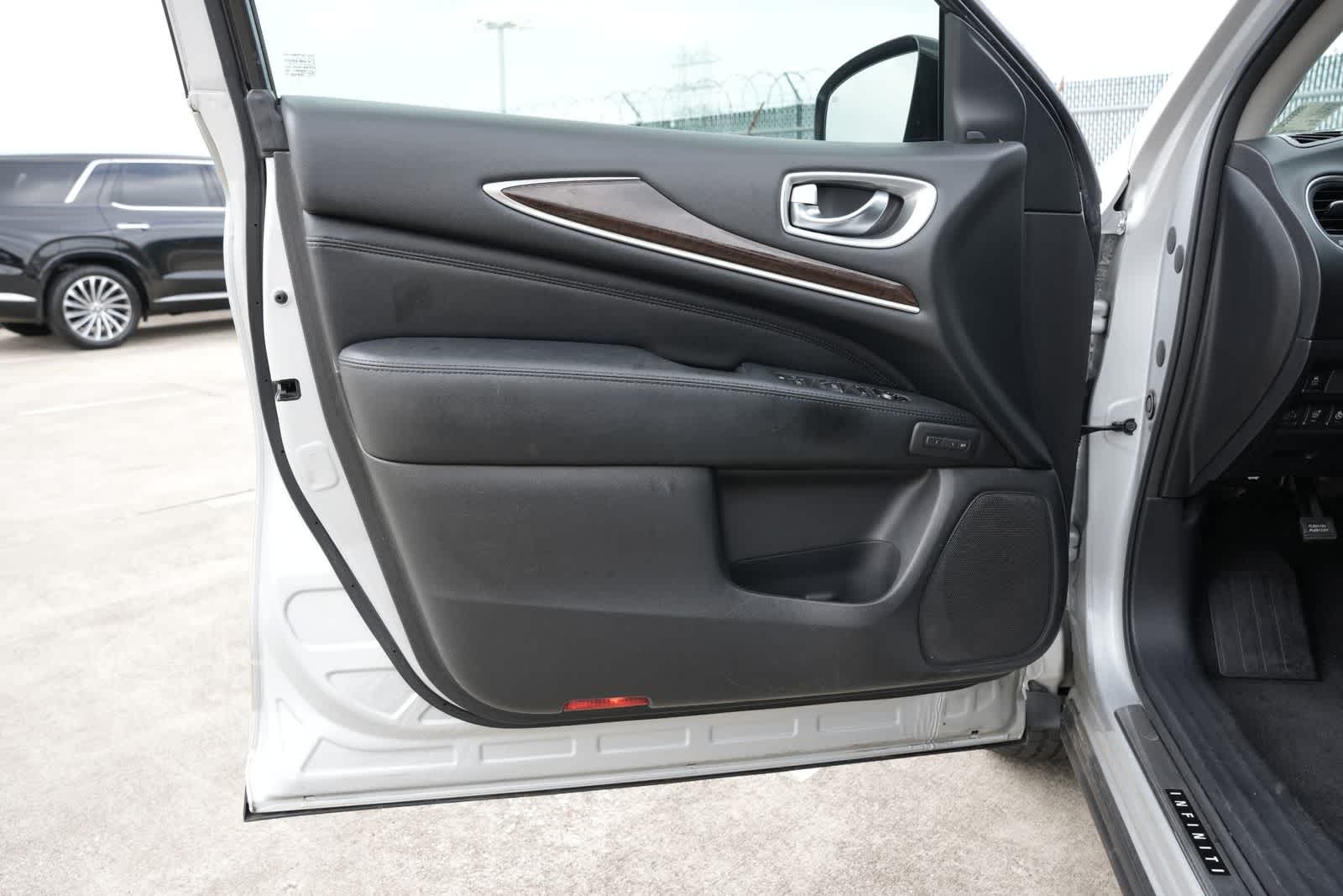 Thumbnail: 2013 INFINITI JX35 - 16