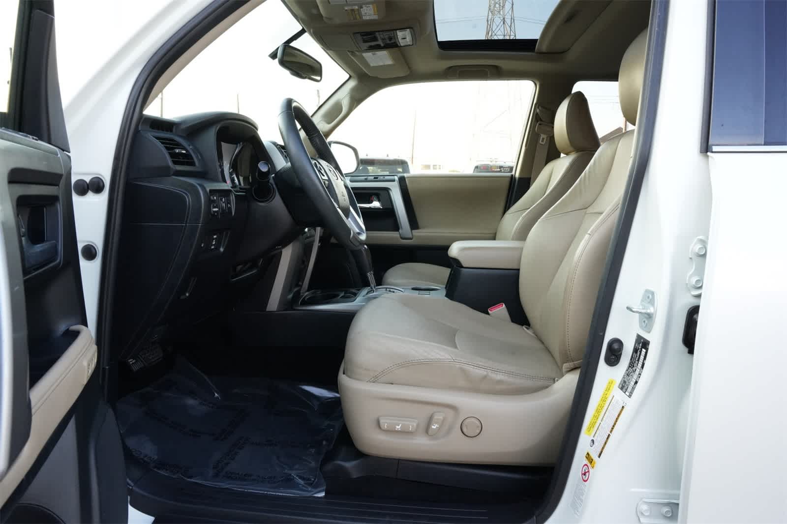 Thumbnail: 2016 Toyota 4Runner - 17