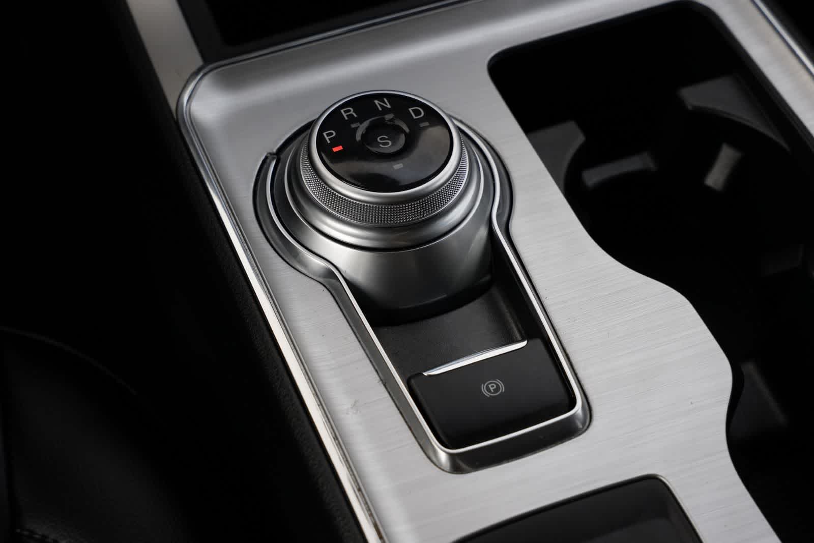 Thumbnail: 2022 Ford Edge - 15