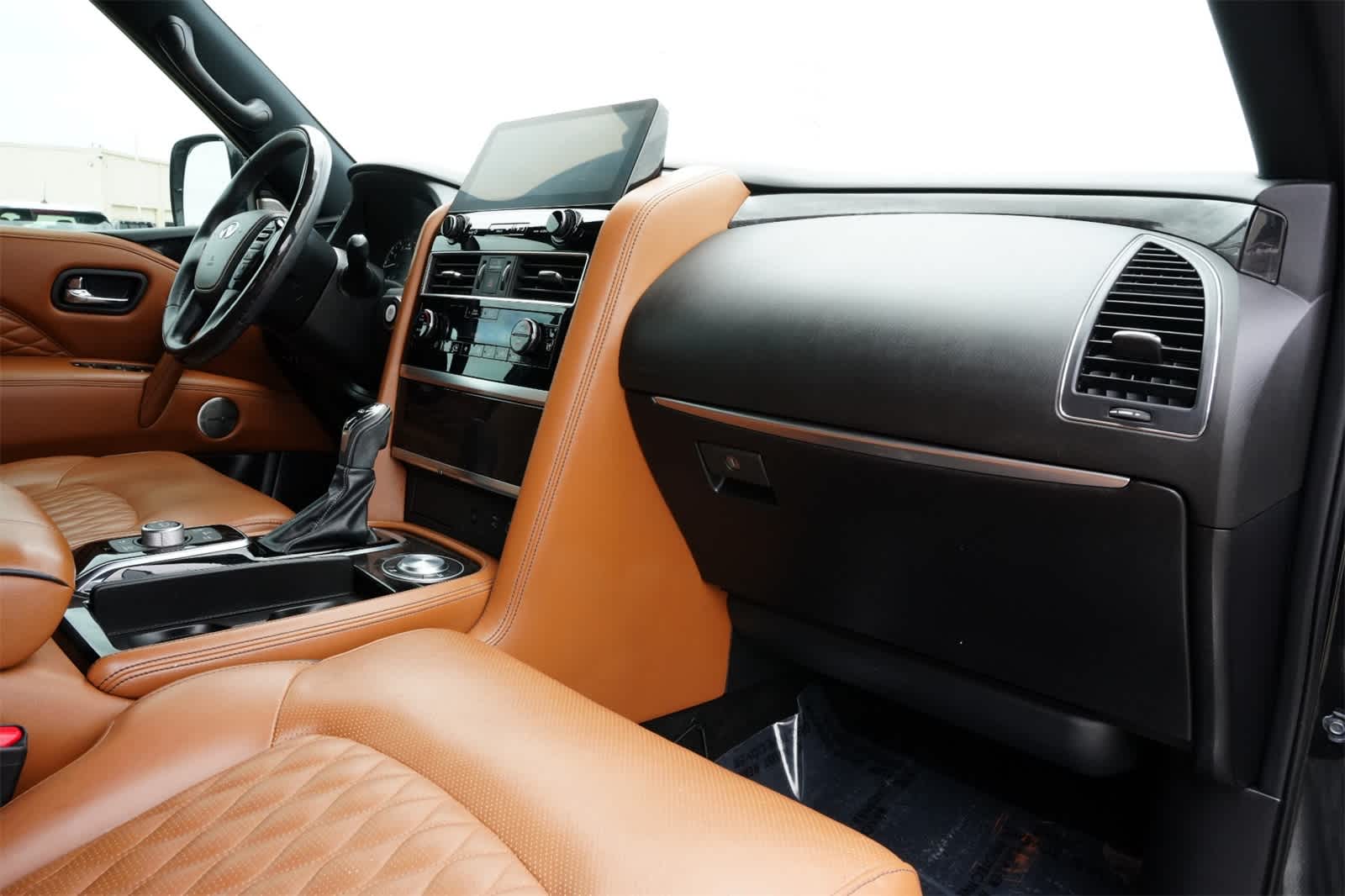 Thumbnail: 2022 INFINITI QX80 - 23