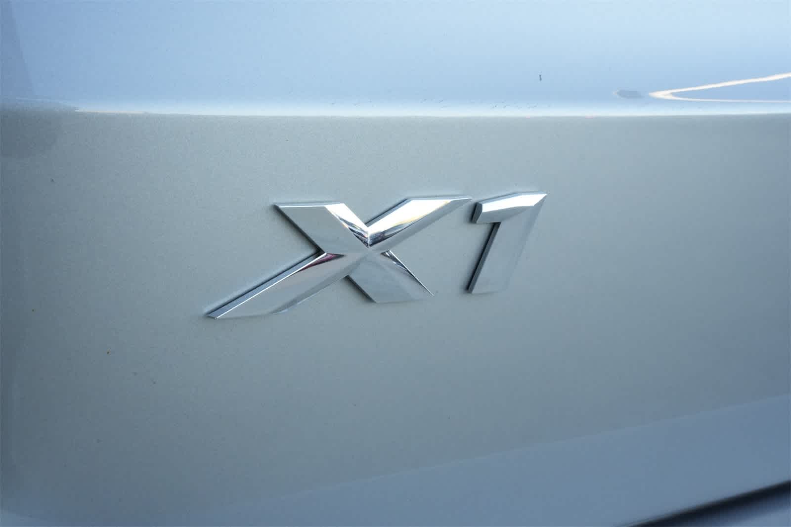 Thumbnail: 2023 BMW X1 - 20