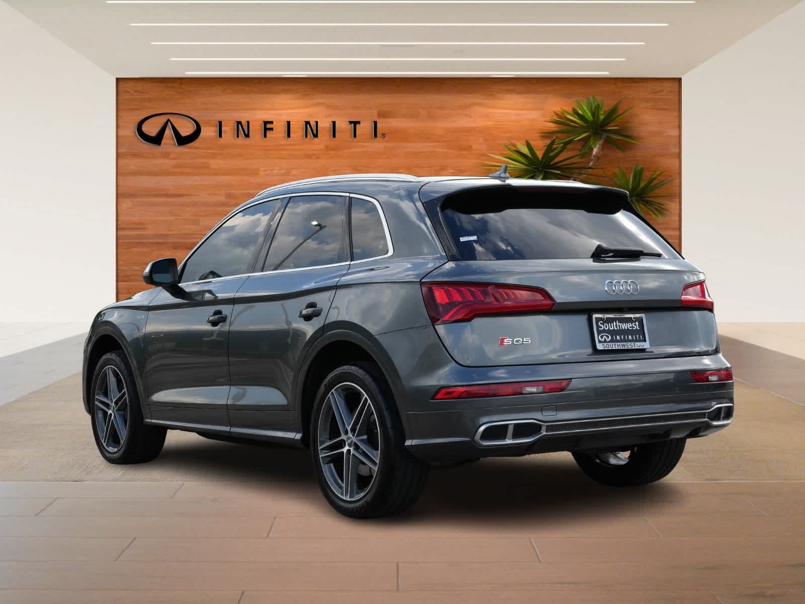 Thumbnail: 2018 Audi SQ5 - 5