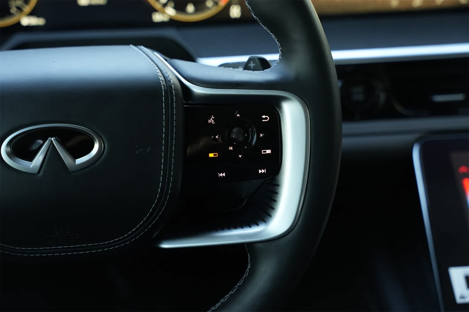 Thumbnail: 2025 INFINITI QX80 - 11