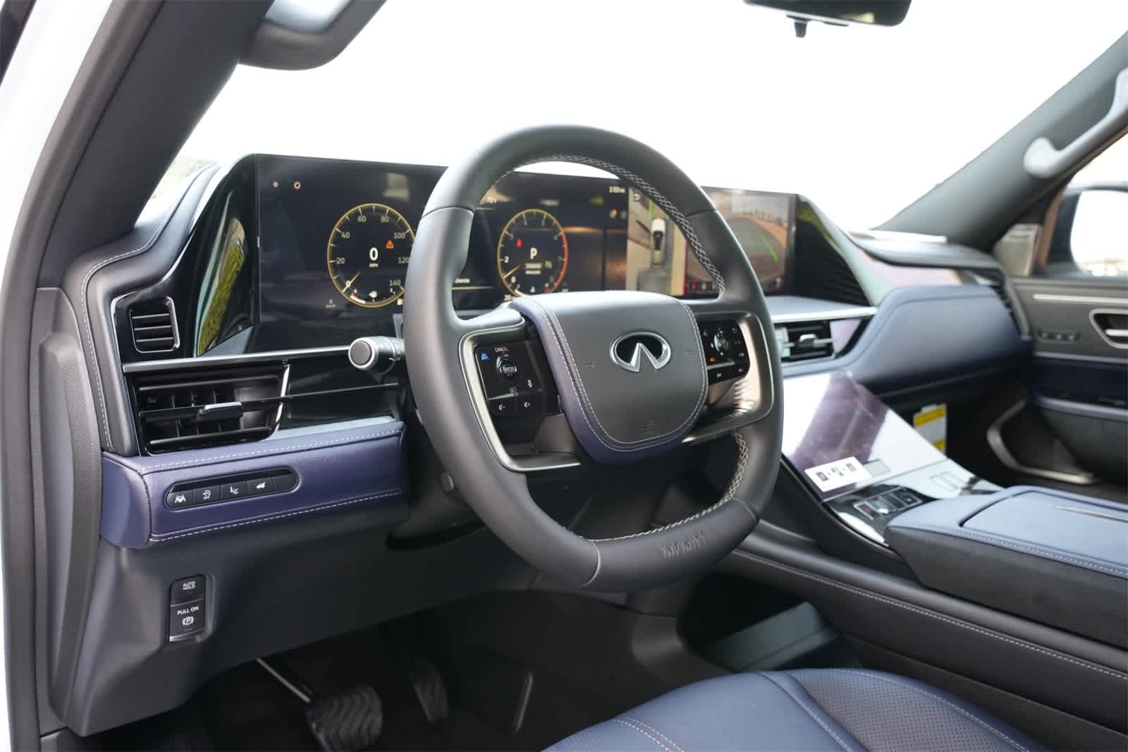 Thumbnail: 2026 INFINITI QX80 - 16