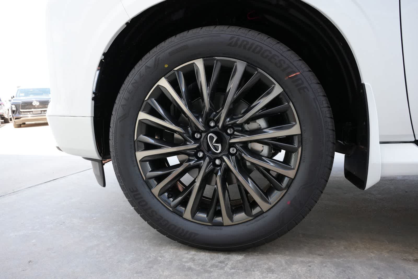 Thumbnail: 2026 INFINITI QX80 - 25