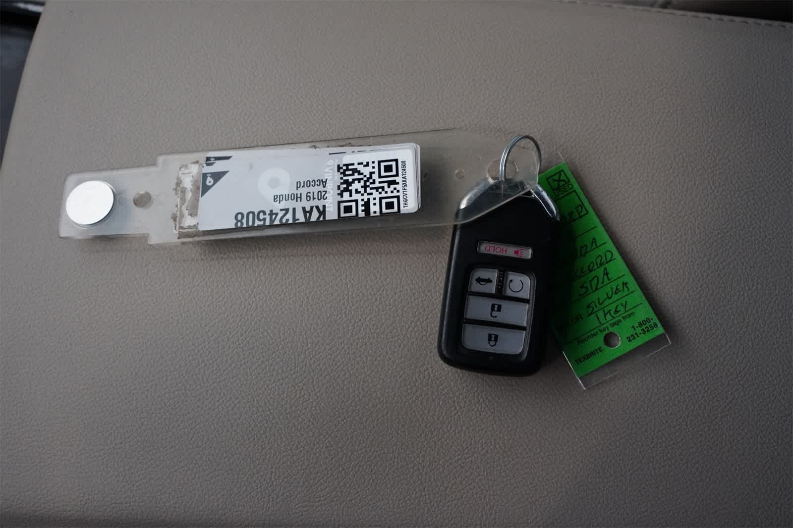 Thumbnail: 2020 Toyota Highlander - 28