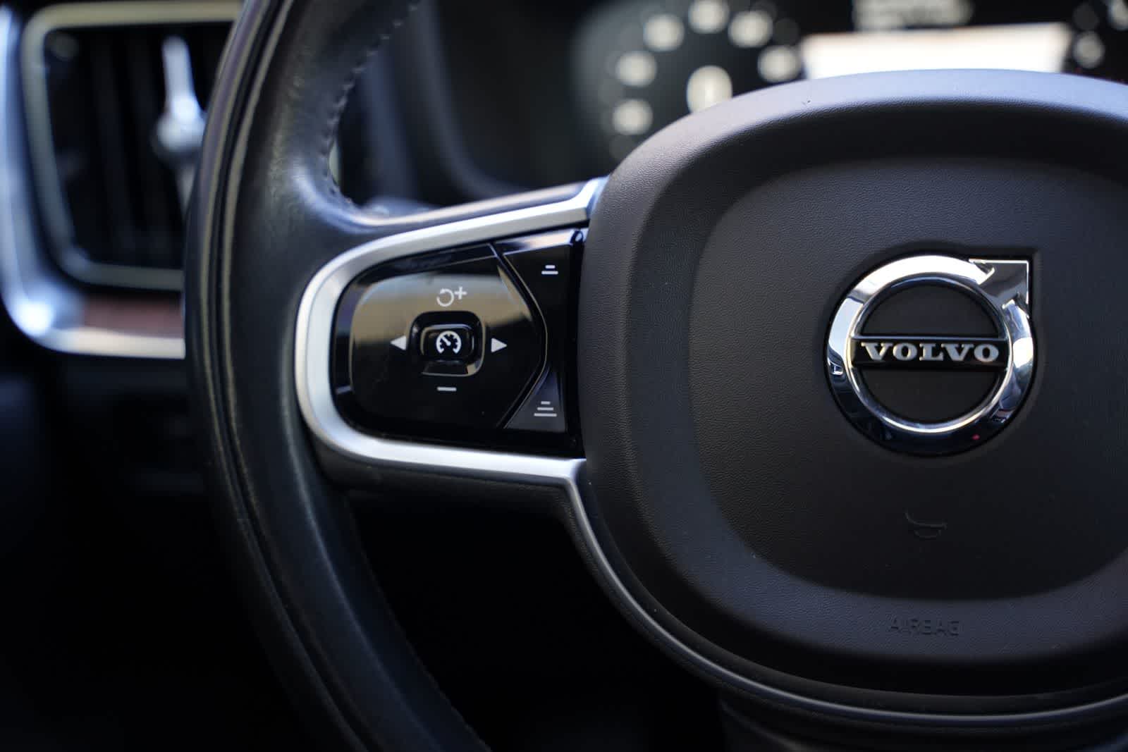 Thumbnail: 2021 Volvo S60 - 10