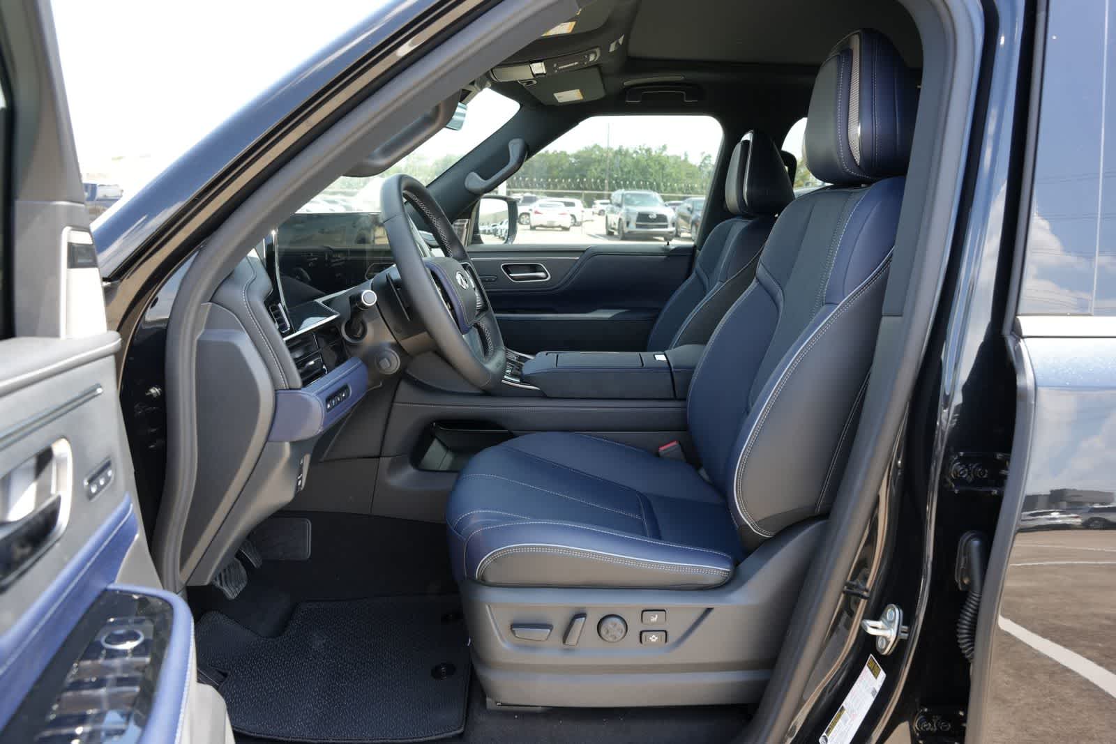 Thumbnail: 2026 INFINITI QX80 - 16