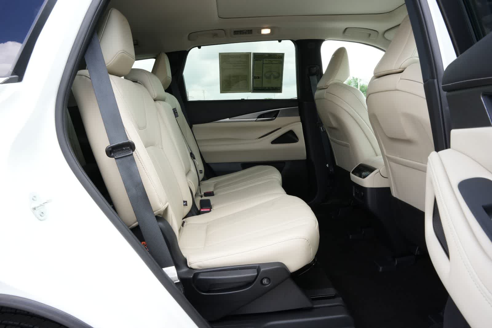 Thumbnail: 2023 INFINITI QX60 - 21