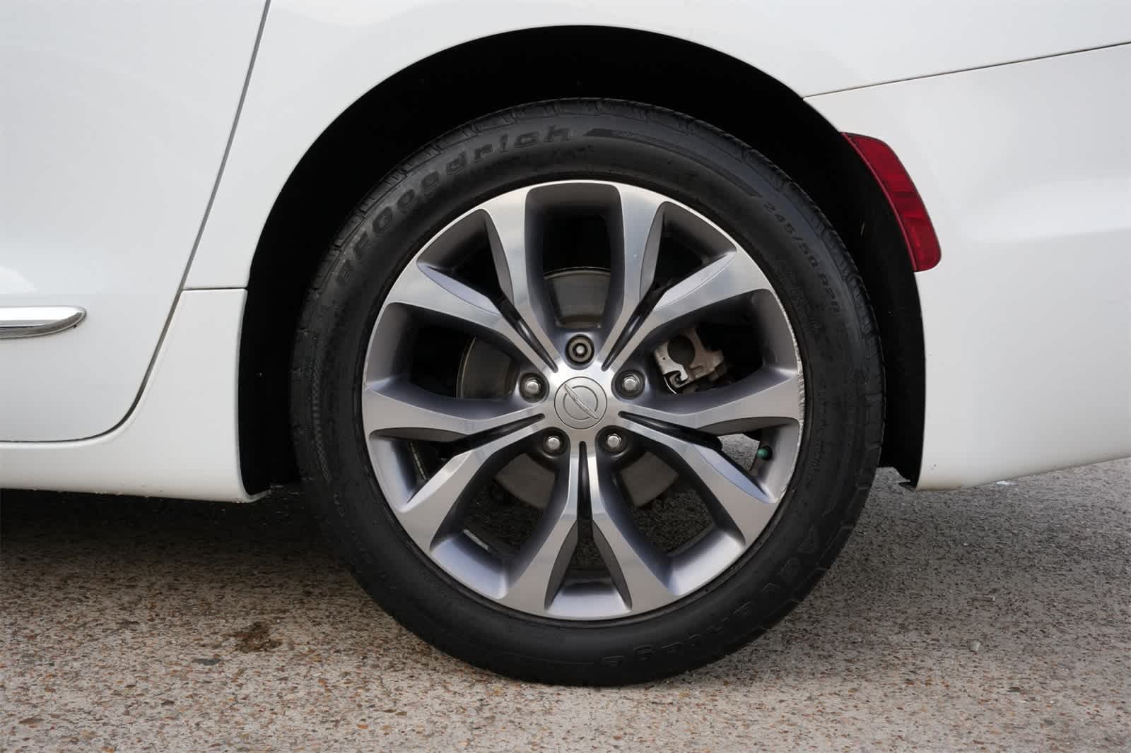 Thumbnail: 2018 Chrysler Pacifica - 27