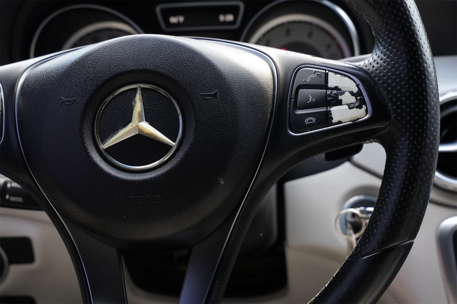 Thumbnail: 2016 Mercedes-Benz GLA - 11