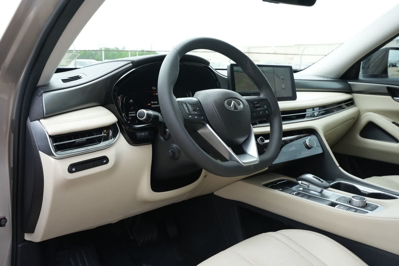 Thumbnail: 2023 INFINITI QX60 - 16