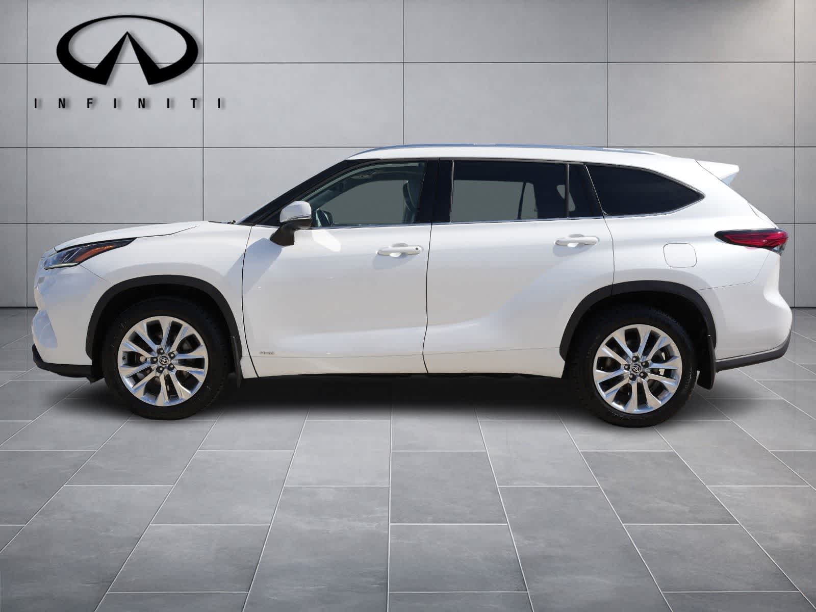 Thumbnail: 2023 Toyota Highlander - 4