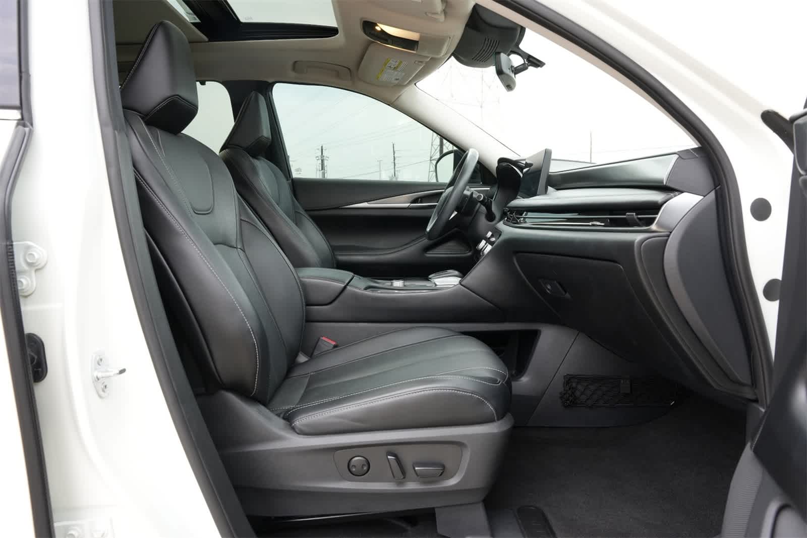 Thumbnail: 2023 INFINITI QX60 - 23