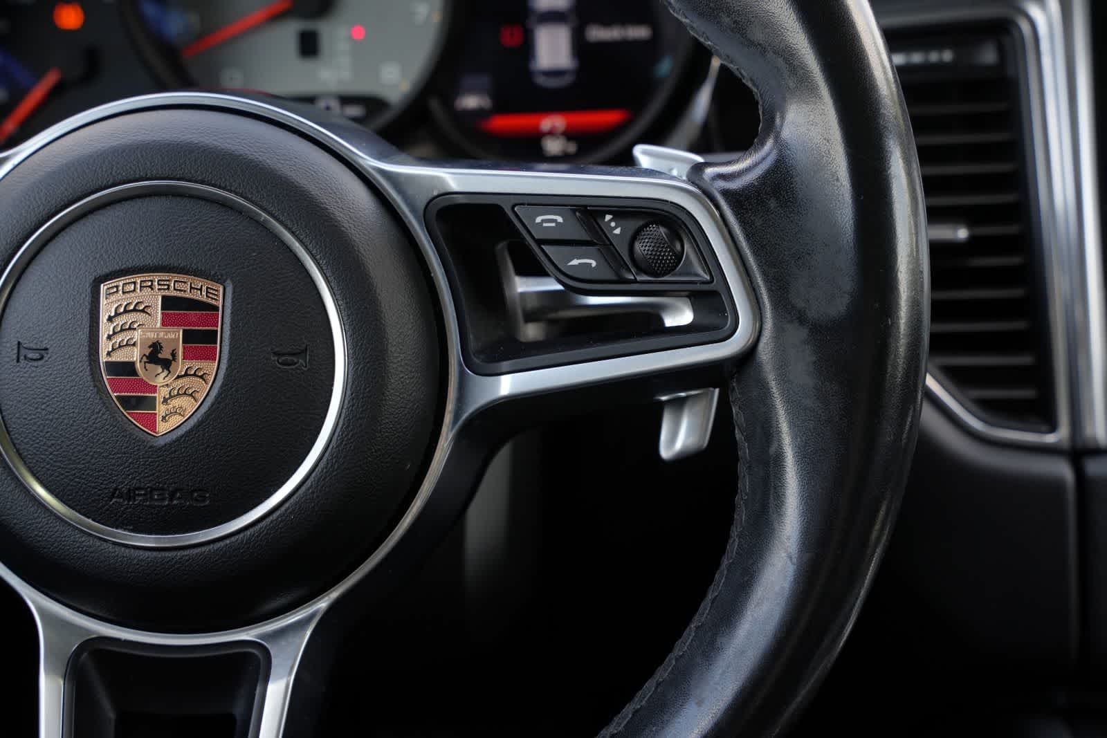 Thumbnail: 2017 Porsche Macan - 8
