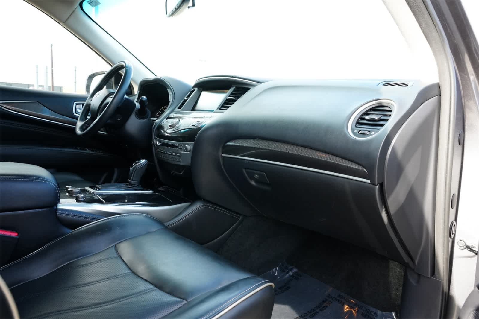 Thumbnail: 2016 INFINITI QX60 - 24