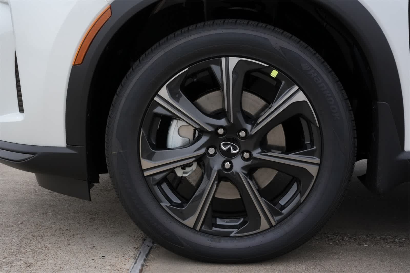 Thumbnail: 2026 INFINITI QX60 - 26