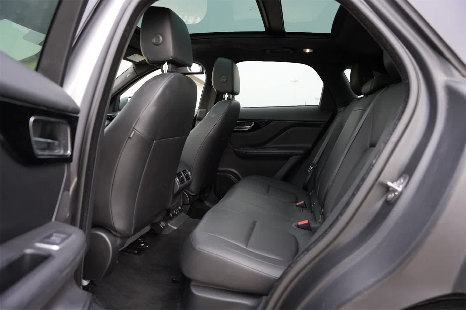 Thumbnail: 2020 Jaguar F-Pace - 18