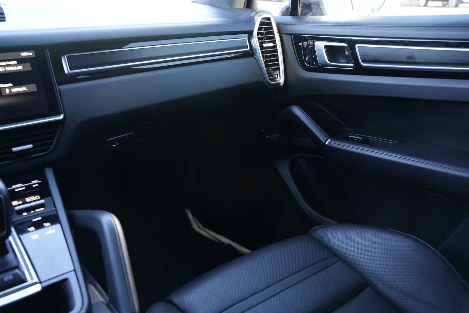 Thumbnail: 2021 Porsche Cayenne - 8