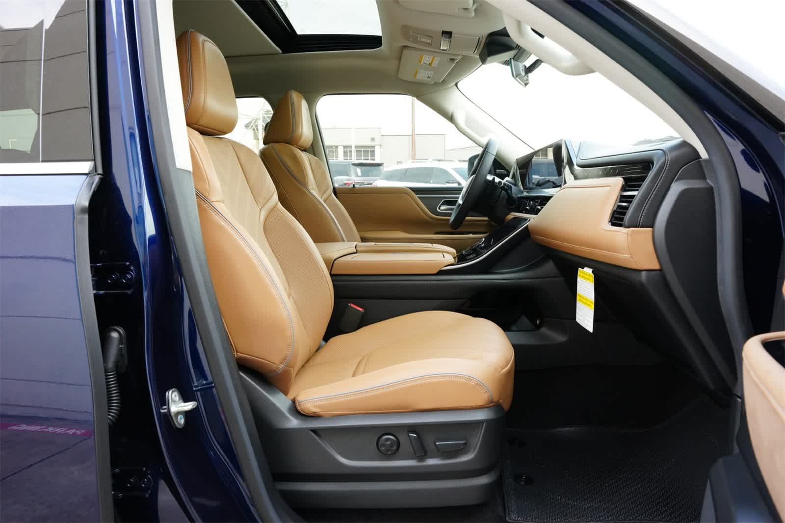 2025 INFINITI QX80 Luxe 24