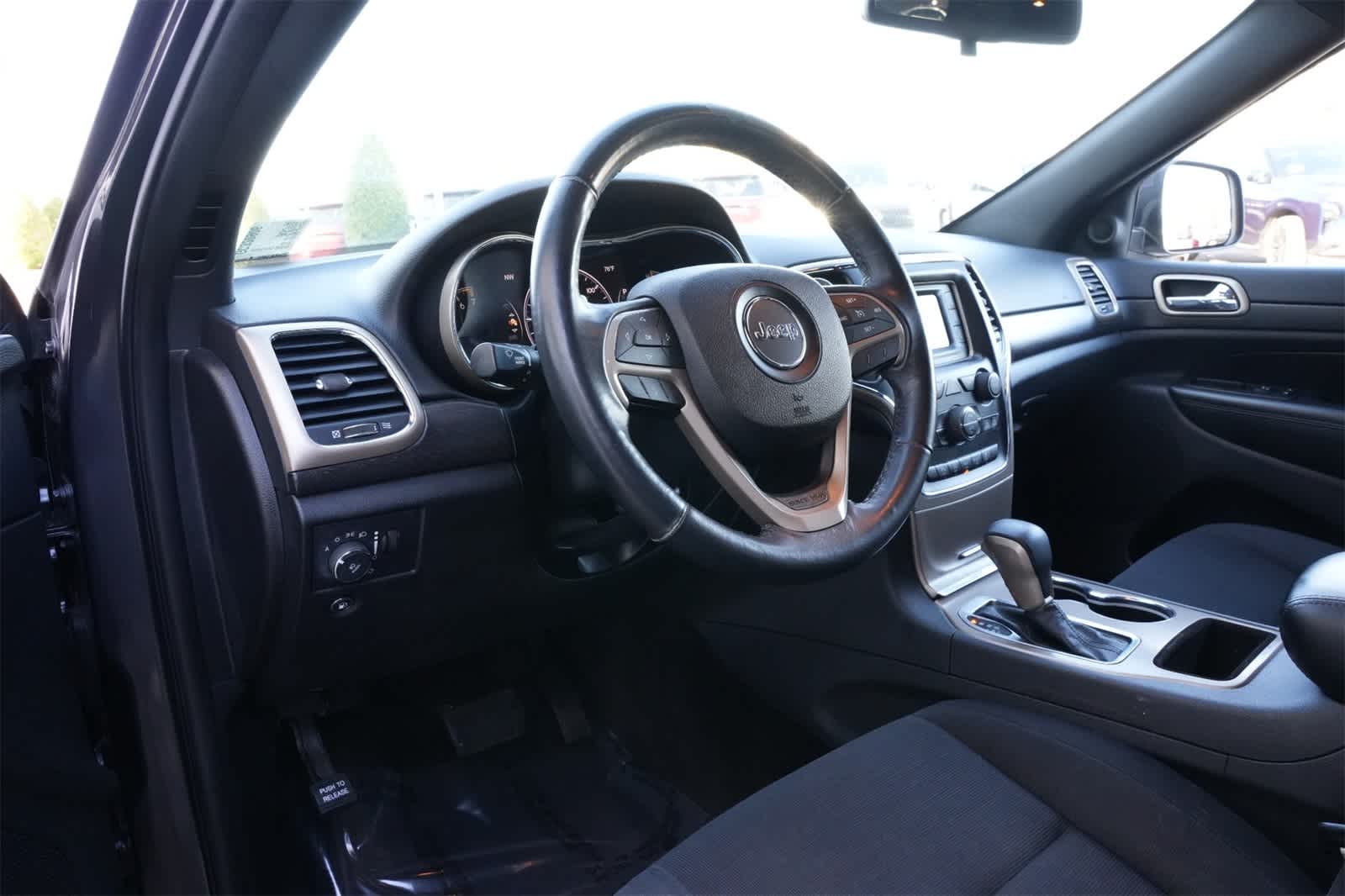 Thumbnail: 2016 Jeep Grand Cherokee - 16