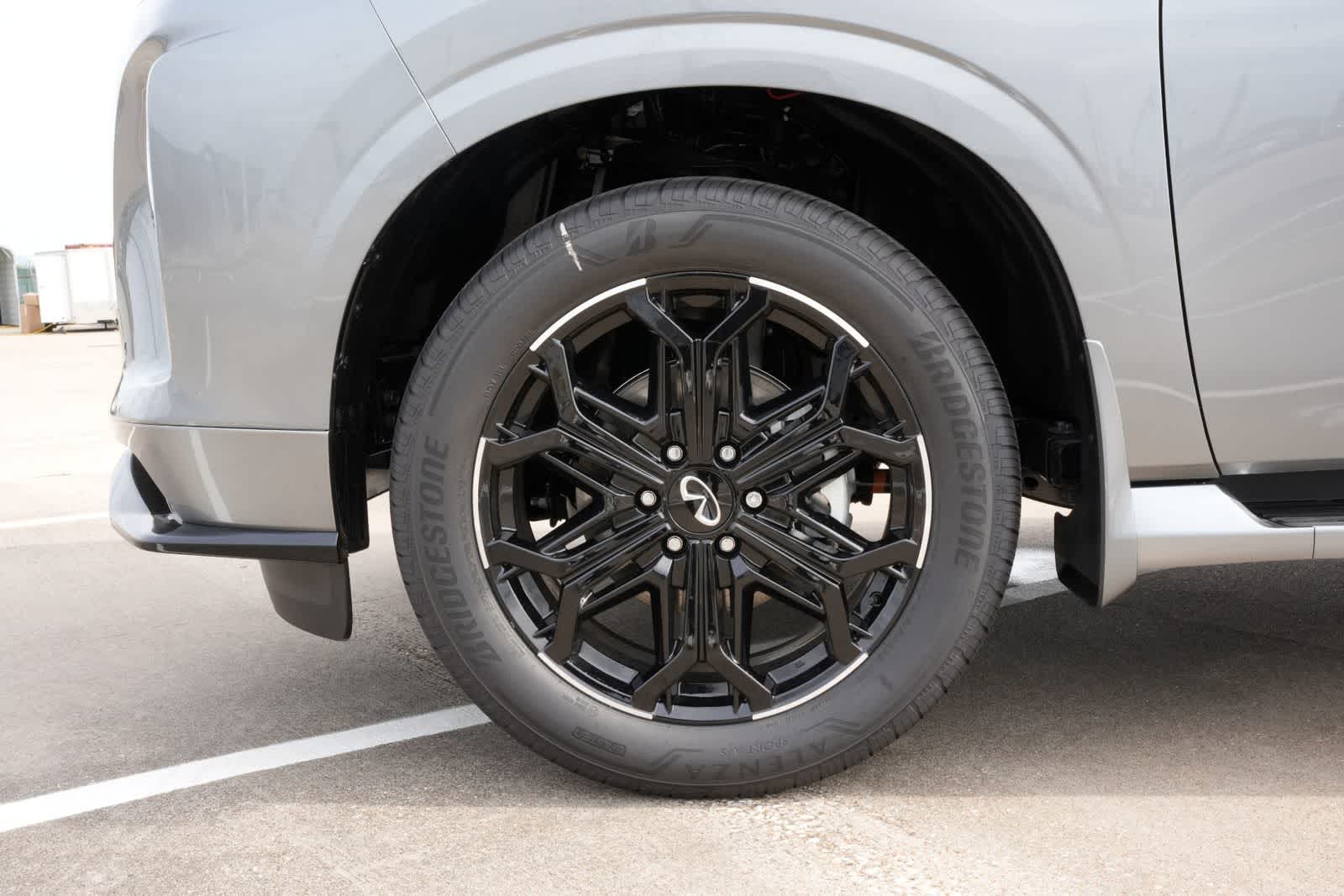 Thumbnail: 2026 INFINITI QX80 - 26