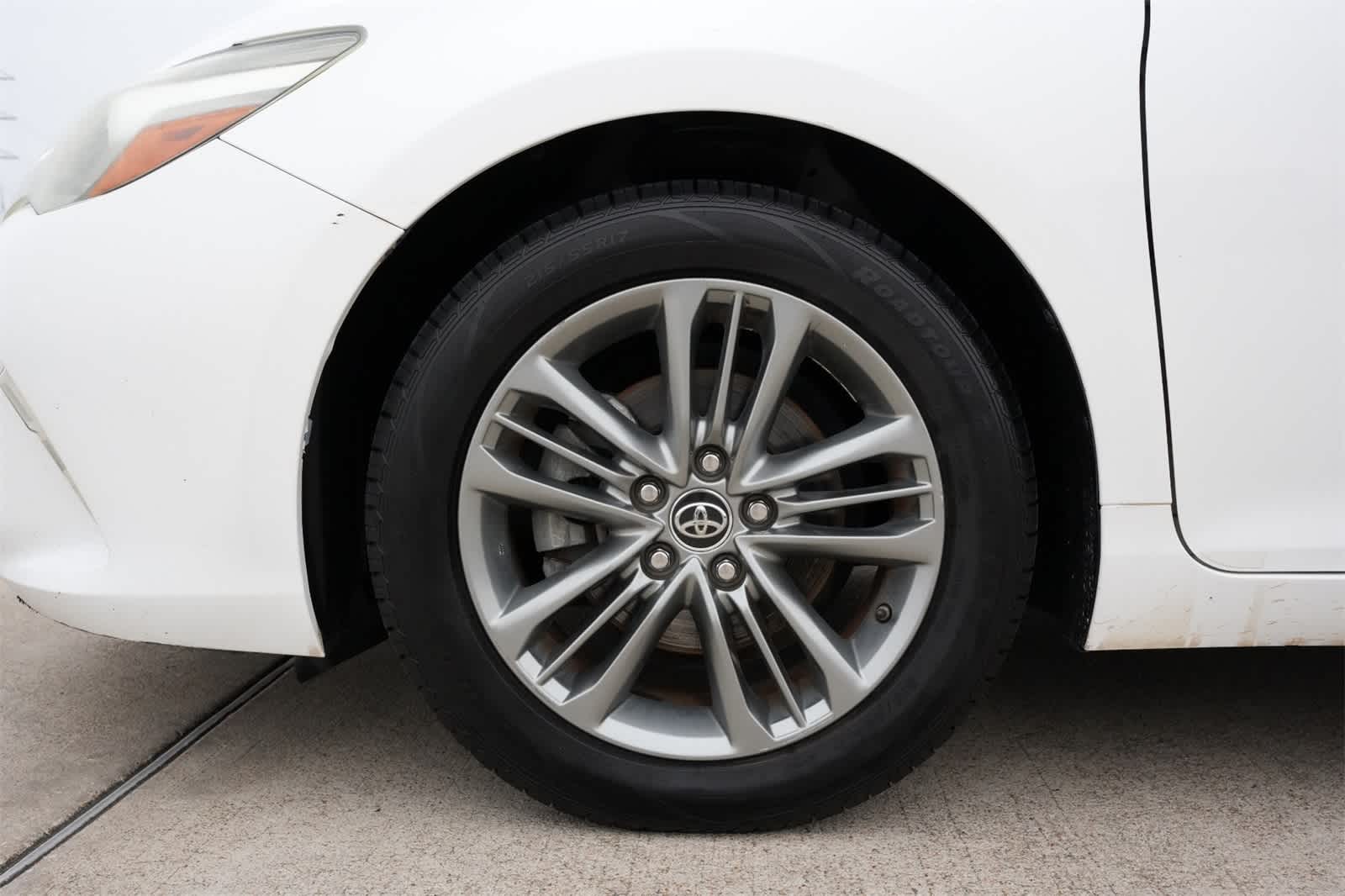 Thumbnail: 2015 Toyota Camry - 24