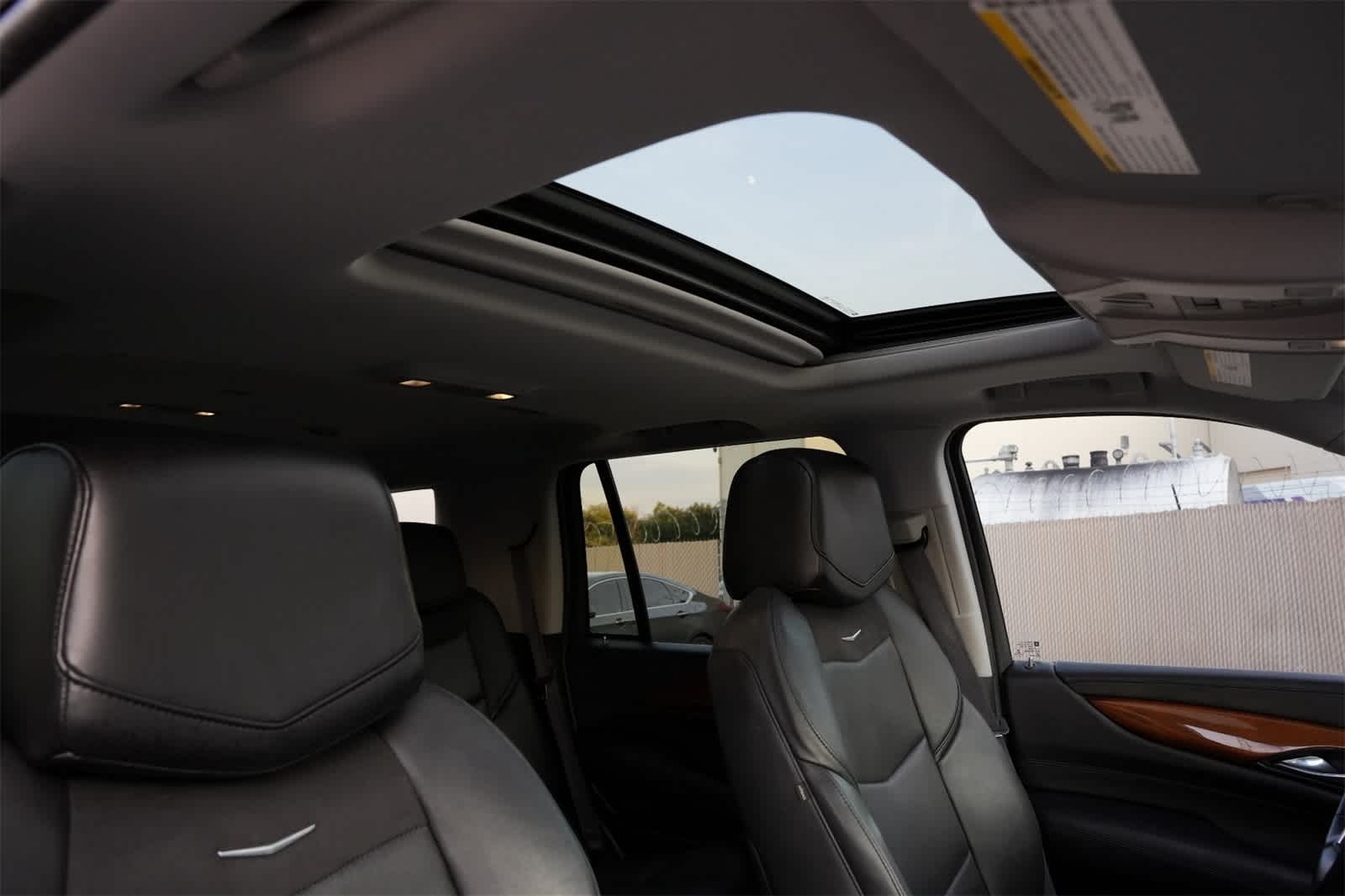 Thumbnail: 2016 Cadillac Escalade - 24