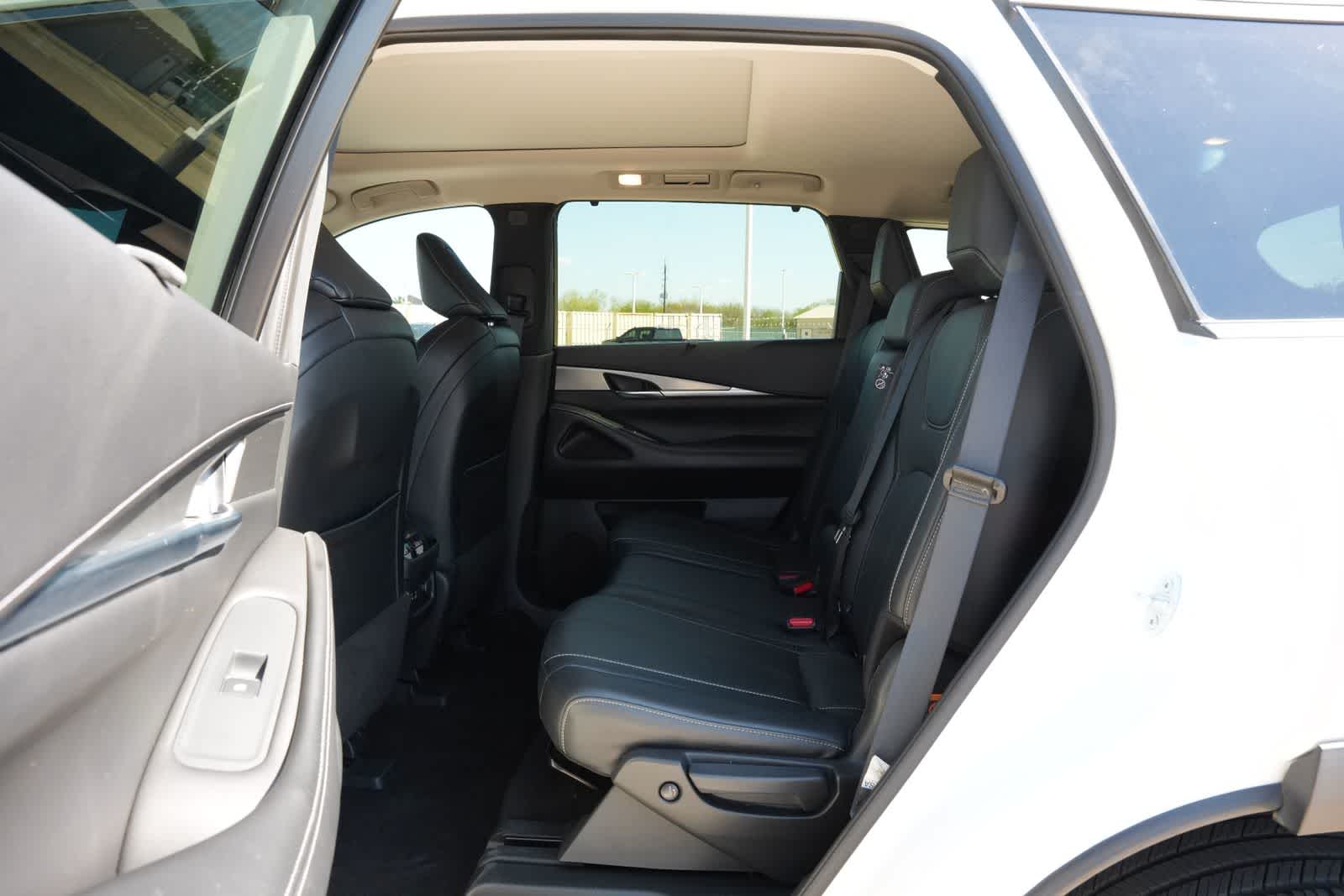 Thumbnail: 2023 INFINITI QX60 - 19